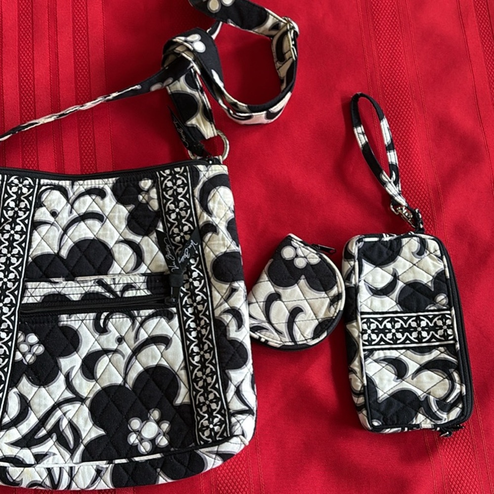 Vera Bradley Night/ Day Pattern Crossbody Bag with Wristlet and Coin Pouch EUC